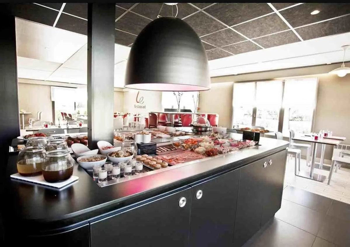Brit Hotel Quimper Sud 3*,